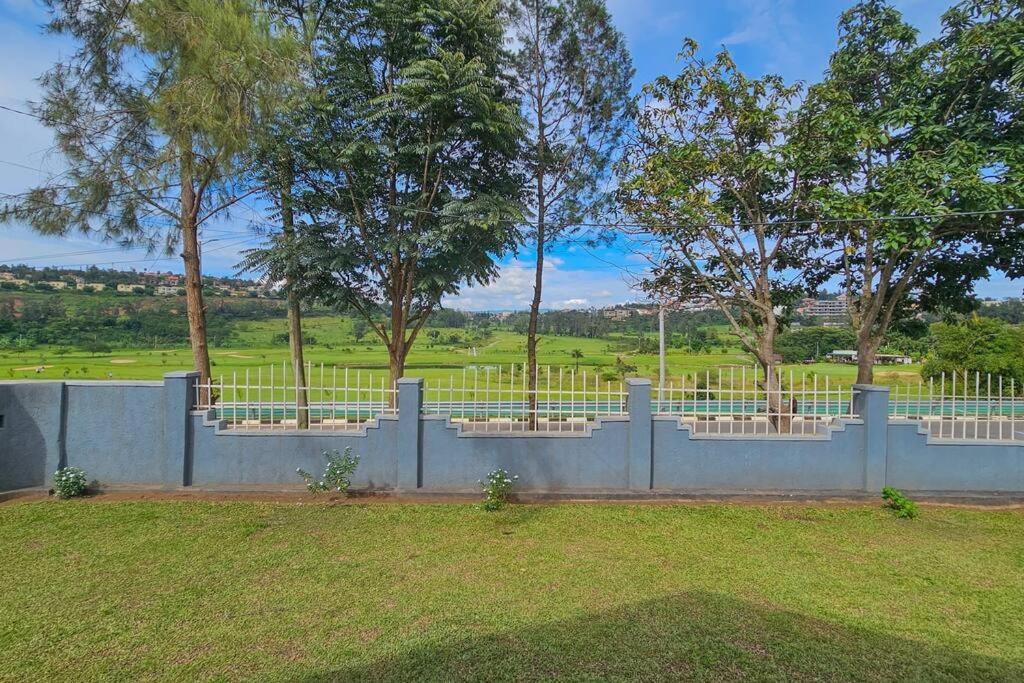 Complete 4-Bedroom House Facing Kigali Golf Course Kültér fotó